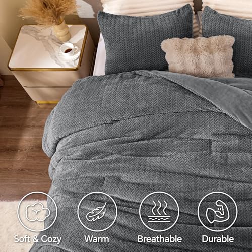 Çift Taraflı Örme Flanel & Kadife Yorgan Seti – 3D Yaprak Dokulu 3 Parça Nevresim Takımı