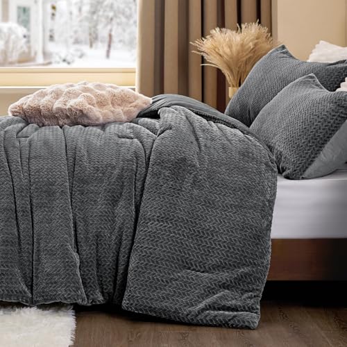 Çift Taraflı Örme Flanel & Kadife Yorgan Seti – 3D Yaprak Dokulu 3 Parça Nevresim Takımı